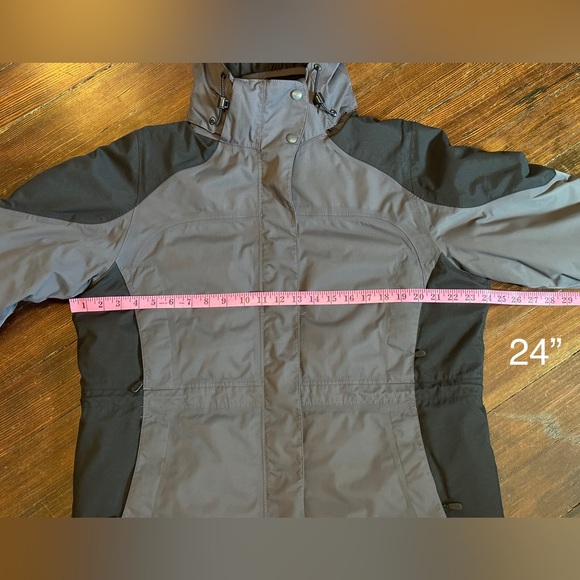 PRE-OWNED (BUT LIKE NEW) WOMENS LL BEAN SNOW JACKET GREY/BLACK LARGE - XL PETITE - Picture 11 of 15